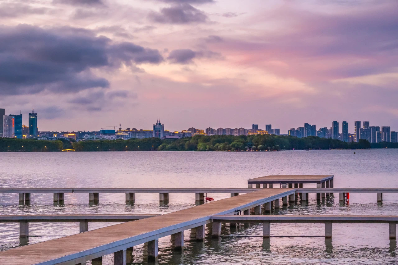 凌波門武漢大學(xué).jpg 凌波門武漢大學(xué).jpg